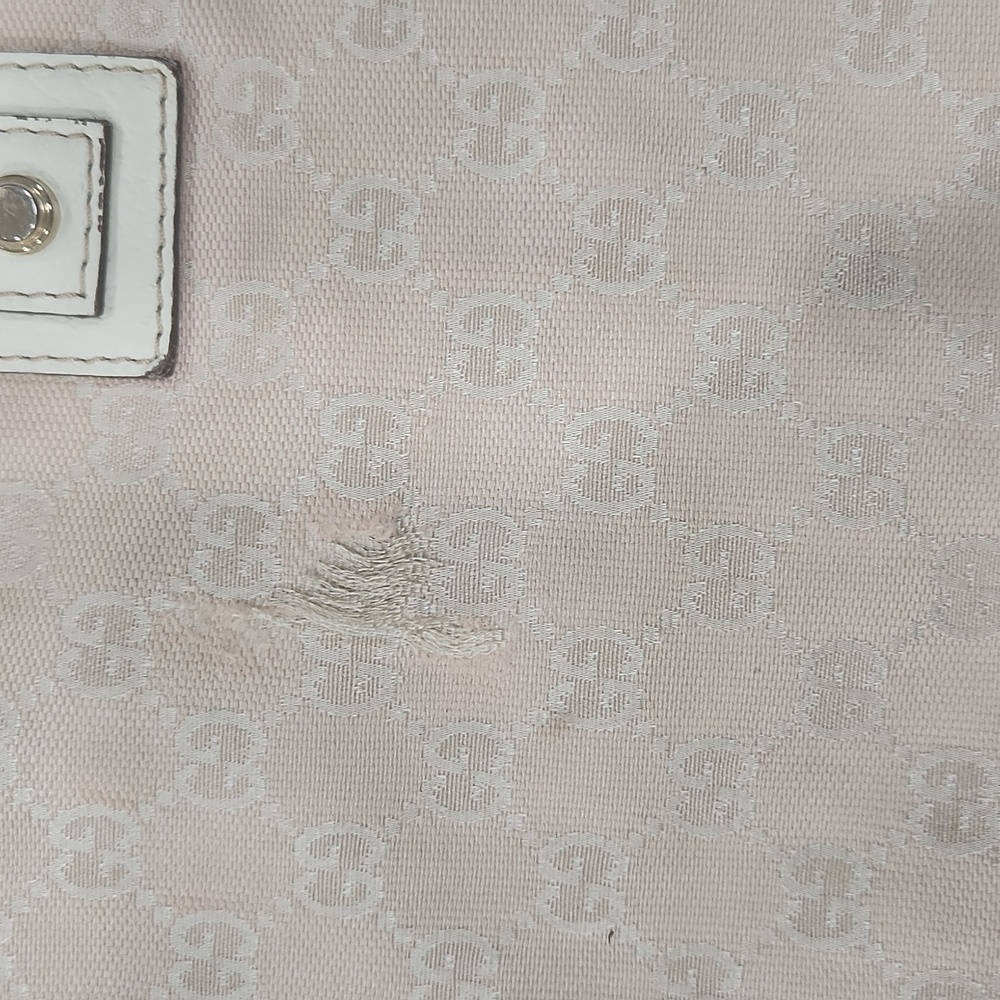 Gucci Pink Crossbody Bag with Gold Accents - Picture 4 of 15